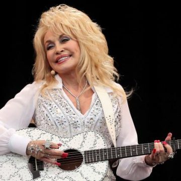 bc4299e7-0b89-4cd5-8b83-b05530b32acf Dolly Parton, icône de la musique country, décède à 80 ans