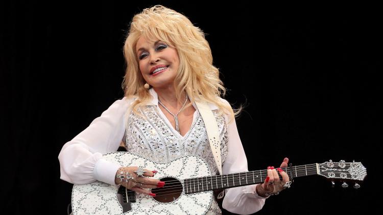 bc4299e7-0b89-4cd5-8b83-b05530b32acf Dolly Parton, icône de la musique country, décède à 80 ans