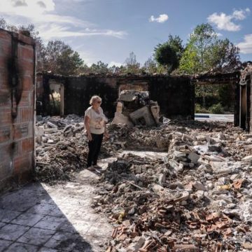 c41b438f-f1fa-444b-a6ff-cd2241973bac Gestion de l’incendie au Porge: Les autorités répondent aux critiques