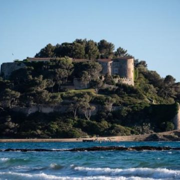 Le Fort de Brégançon: Résidence Présidentielle et Symbole Historique