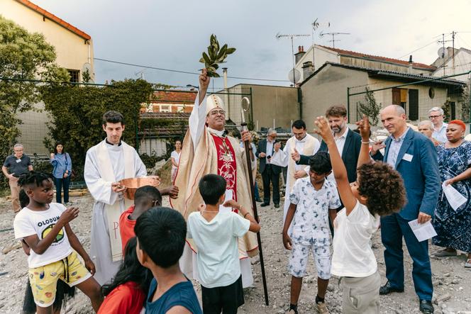 d62f7a71-5708-473c-8788-71f0e9767937 Un Évêque Favorise le Dialogue Interreligieux