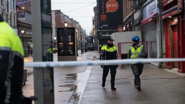 d768b47c-f5fe-49ee-94c3-20e891a261f2 Cinq jeunes irlandais tués en conduisant à contresens