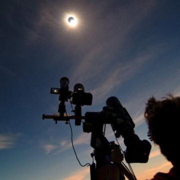 d8fec6e1-9231-4181-a5fc-5b53a5a88516 Éclipse solaire en France : horaires pour admirer le phénomène