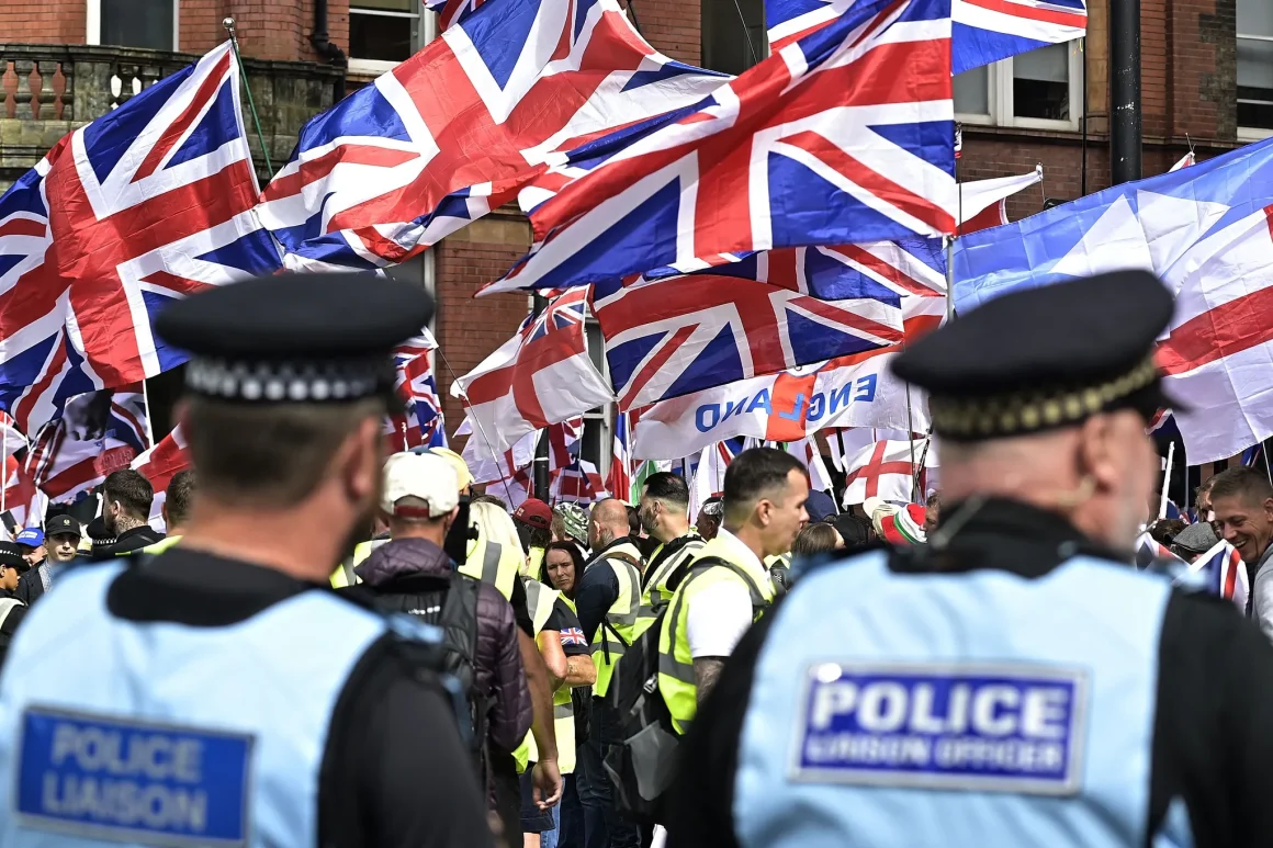 d9e2a57b-72dc-4b7c-988e-507e9e760c6f Manifestations anti-migrants à Thetford : tensions accrues dans l’est de l’Angleterre