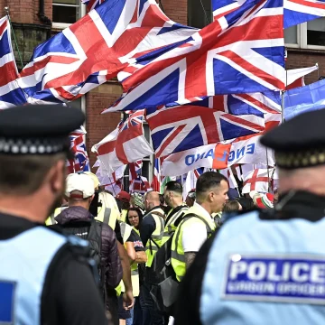 Manifestations anti-migrants à Thetford : tensions accrues dans l&rsquo;est de l&rsquo;Angleterre