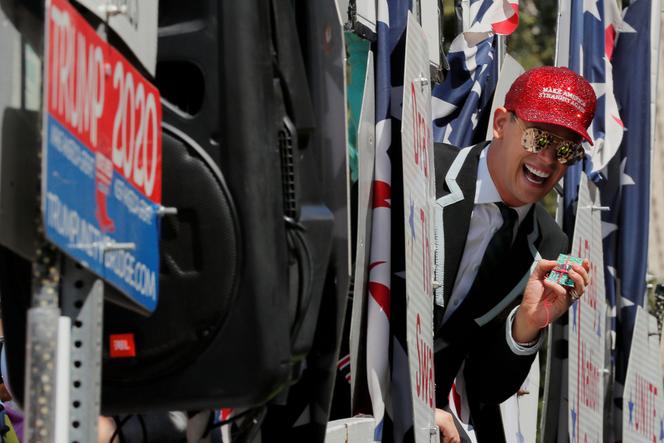 dab7b82a-35ca-40b7-848a-373f1a3580fa Expulsion de Milo Yiannopoulos des États-Unis