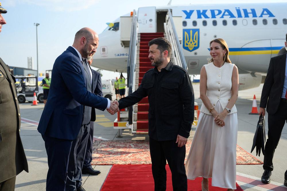 ec75087b-8576-470f-a699-27533b80d87e Volodymyr Zelensky en Serbie : Renforcement des Relations avec un Allié de Moscou