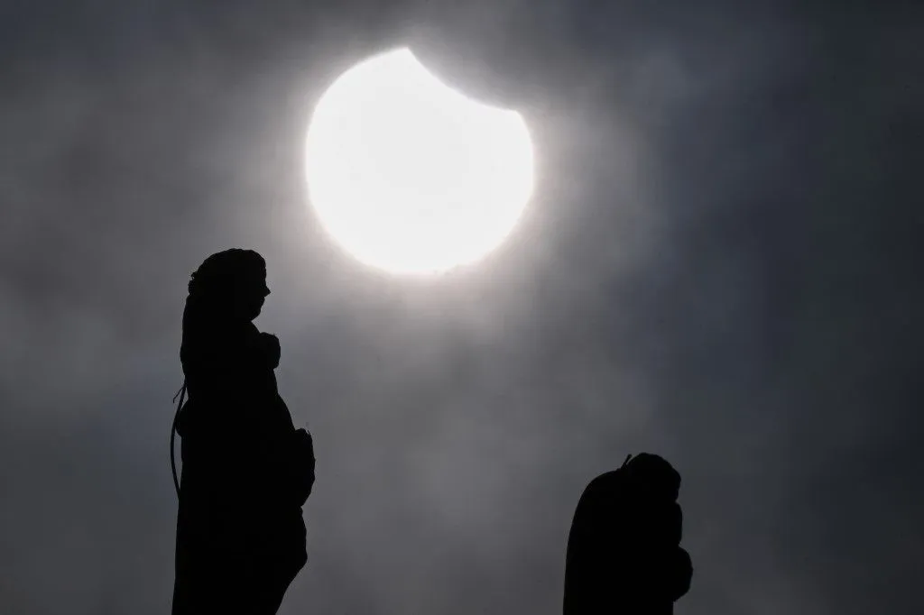 f7b8fc60-b245-4812-b29b-14d689cde409 Comprendre et Vivre une Éclipse Solaire