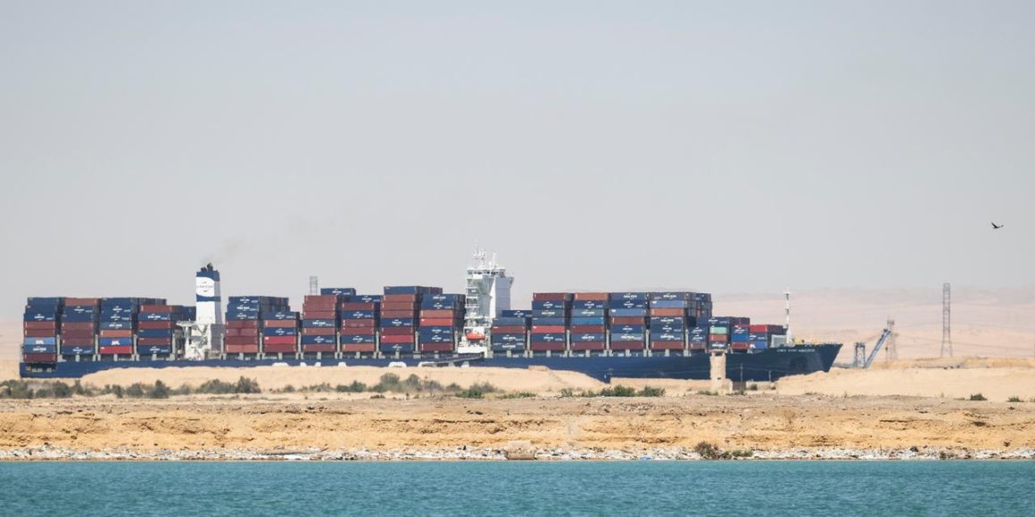 fa038cab-025b-4b70-8a3a-2f1f5f5778f7 Suez, canal historique : Le rôle crucial de l’axe maritime
