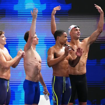 fed333fb-4712-48cd-82ba-6735aae1dbd4 À 16 ans, Sauveur Cristofini : Un Espoir Brillant de la Natation Française