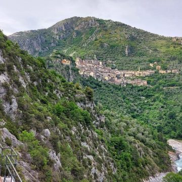 Un voyage en train à travers les Alpes : la ligne Nice-Vintimille-Coni