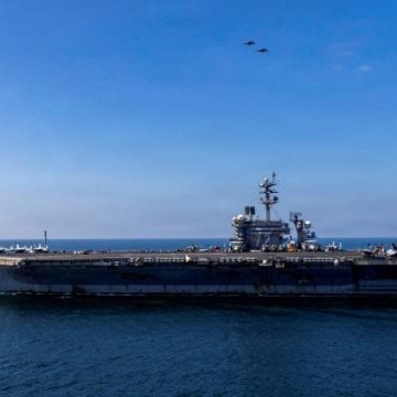 Le porte-avions américain Abraham Lincoln à Pattaya