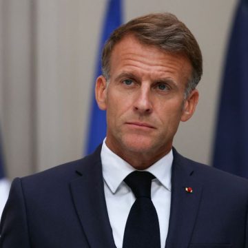 Emmanuel Macron n&rsquo;assistera pas aux messes de Léon XIV en France