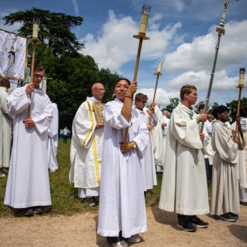 Jubilé de l'espérance 2025 Un rôle particulier pour les servantes et servants d’assemblée lors de la visite du pape Léon XIV