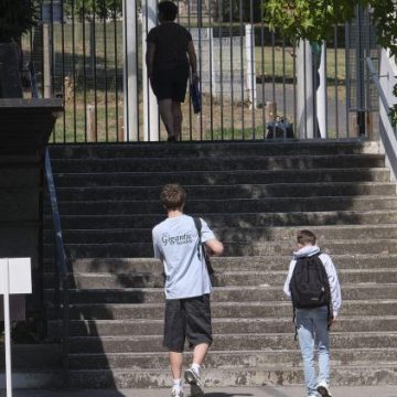1c92a47d-7fe9-4d14-ad8b-e0920dac2590 Manque de professeurs dans les établissements scolaires : une situation préoccupante