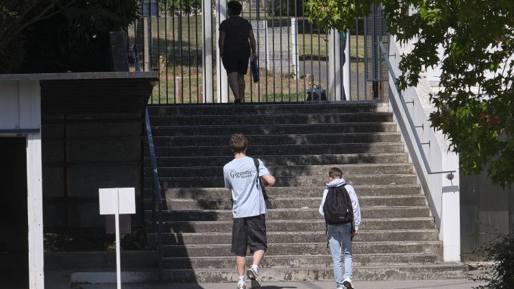 1c92a47d-7fe9-4d14-ad8b-e0920dac2590 Manque de professeurs dans les établissements scolaires : une situation préoccupante