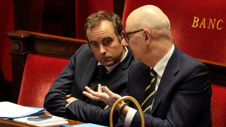 2869b982-04ff-4c53-bca8-28eef8e451b8 Le gouvernement français face à la crise des carburants