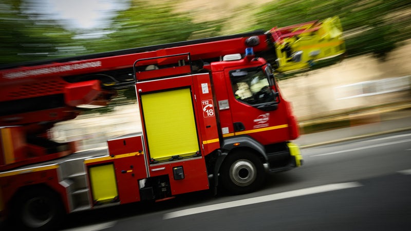 29e1b7d8-0cd1-483d-8b5a-730e13d431be Incendie sur un Terrain Militaire dans les Pyrénées-Orientales
