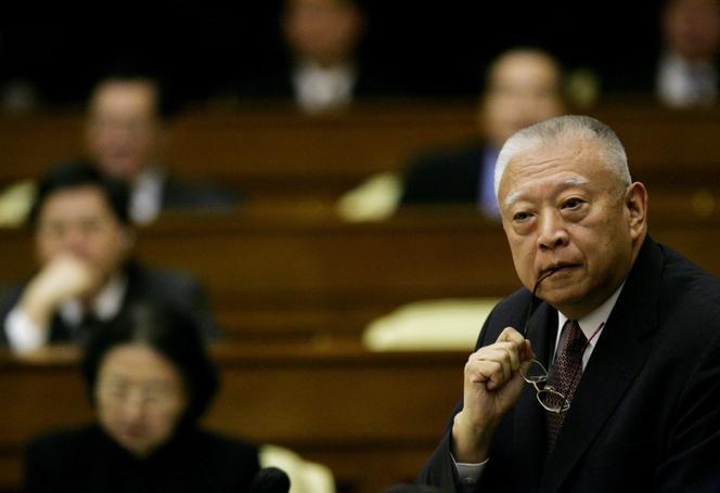 2b03ef8c-c676-49ff-b4ed-c6b4d204d01d Décès de Tung Chee-hwa, Premier Dirigeant de Hongkong Après la Rétrocession