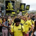 Manifestations à Paris contre la loi sur l&rsquo;usage légitime des armes par les forces de l&rsquo;ordre