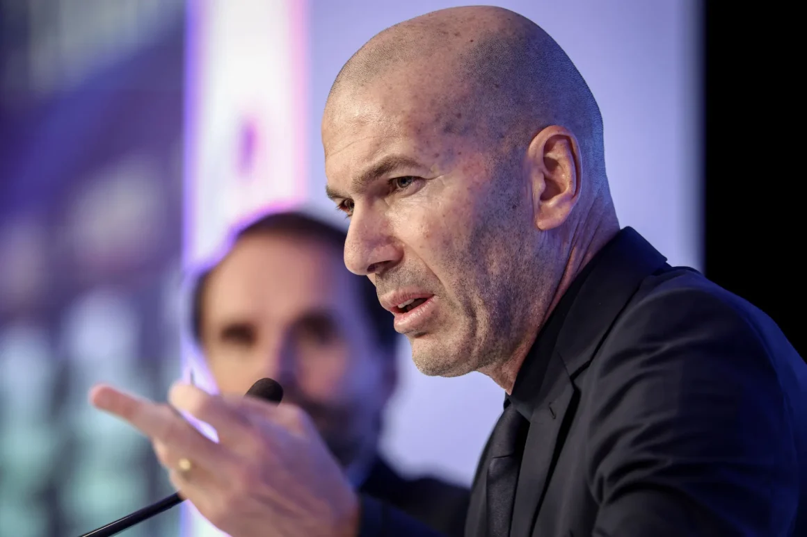 3a359b1c-49fd-4ae0-bce0-769b1300ca4c Retour de Zidane à Clairefontaine comme sélectionneur de l’équipe de France