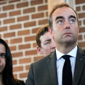 L&rsquo;État français face à la crise sociale et économique