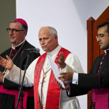 Le pape Léon XIV et la prière du saint Rosaire à Lourdes
