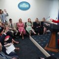 Les Médias Poursuivent l&rsquo;Administration Trump
