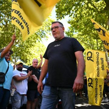Colère des agriculteurs face à la flambée des coûts et à la sécheresse persistante