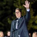 La démission du président serbe Aleksandar Vucic en vue des élections anticipées