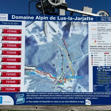 La fin du ski alpin à Lus-la Jarjatte : entre réchauffement climatique et déception locale