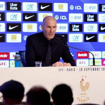 Zinédine Zidane : Un Nouveau Départ à la Tête de l&rsquo;Équipe de France