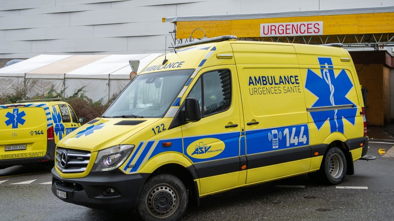 60f003e6-e533-45c6-baef-a1ae1804d3a4 Accident tragique en Suisse : plusieurs victimes parmi des touristes néerlandais