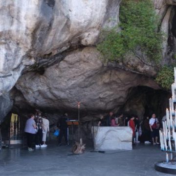 6d91a575-9fa7-4f24-ae94-3e96f0b7ad15 La visite historique du pape Léon XIV à Lourdes