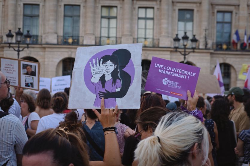 FRANCE-PROTEST CALLING FOR COMPREHENSIVE LEGISLATION AGAINST SEXUAL VIOLENCE Le vote des députés pour la création de juridictions spécialisées et autres mesures