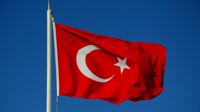 72bee381-bcf0-4054-8ed3-7b1a6a3e2099 Tirs devant une école en Turquie : huit blessés