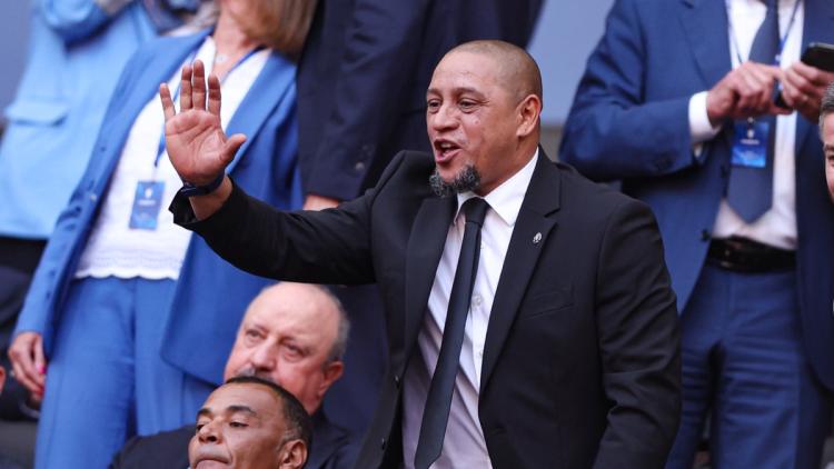 7568ed24-8ddc-4a1d-a0fc-581055303443 La Révélation de Roberto Carlos sur ses Déboires Financiers et Familiaux