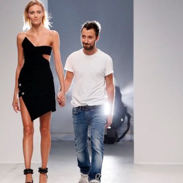 788a31c2-876f-4e05-b609-4eb14878598c Saint Laurent et Anthony Vaccarello : Une Décennie de Changements