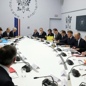 Aménagement de la Salle Vega à l&rsquo;Élysée pour les Réunions de Sécurité