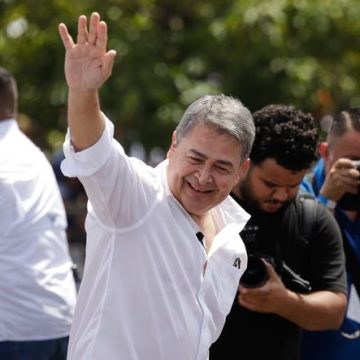 89796968-ac72-4f26-904e-3cf83a4f0182 Non-lieu pour l’ex-président du Honduras accusé de corruption