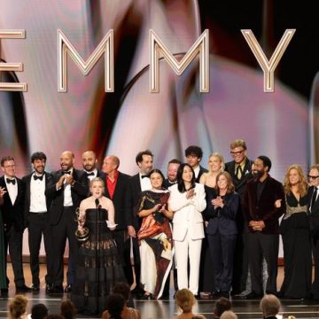 8d37c23f-78a0-449d-8442-c5c443fb53bb Records et Hommages lors des Emmy Awards