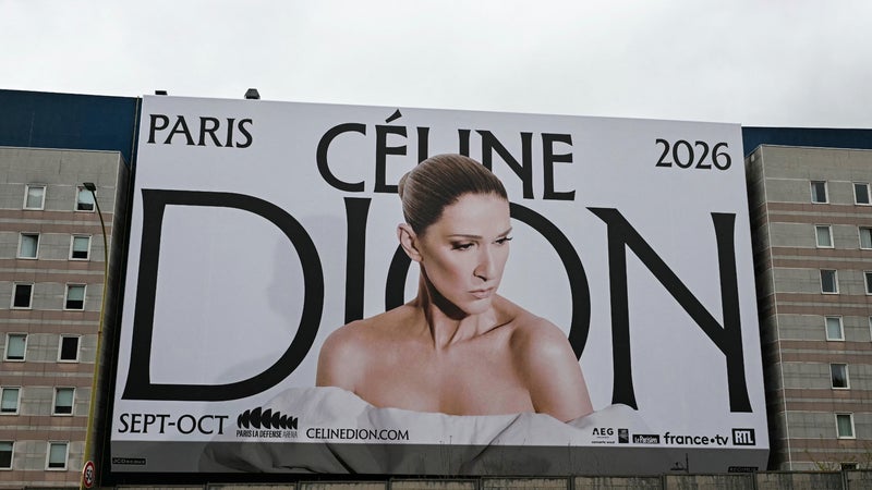 94aefce7-11d5-4fc0-8bb7-dd3ddbc6b662 Un karaoké géant pour célébrer Céline Dion à Paris