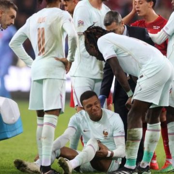 Kylian Mbappé blessé au genou lors de la victoire des Bleus en Turquie