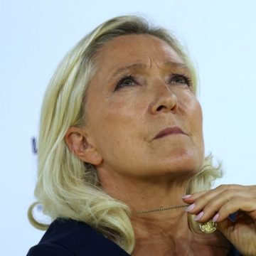 Marine Le Pen reprend sa campagne à Hénin-Beaumont