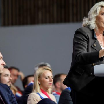 9d9bf048-1c93-4644-a7cc-ca744773918f Discours de campagne de Marine Le Pen à Hénin-Beaumont