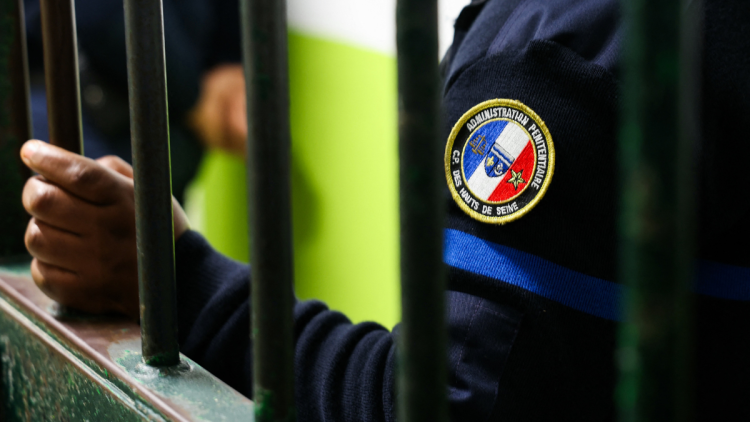 a4204284-16cd-499d-b8ae-57f4a33ffc9a Un père en garde à vue après avoir menacé un surveillant