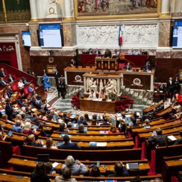 Retour des Députés et Défis Budgétaires à l&rsquo;Assemblée Nationale