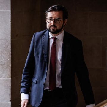 Philippe Brun et la primaire socialiste : tensions et actions en justice