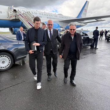 Des Émissaires Américains en Ukraine pour des Négociations de Paix