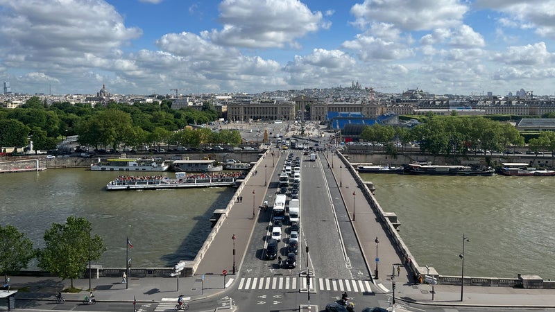 bcb2de59-8064-48f8-be45-04a686a607f0 Accident tragique sur le pont de la Concorde